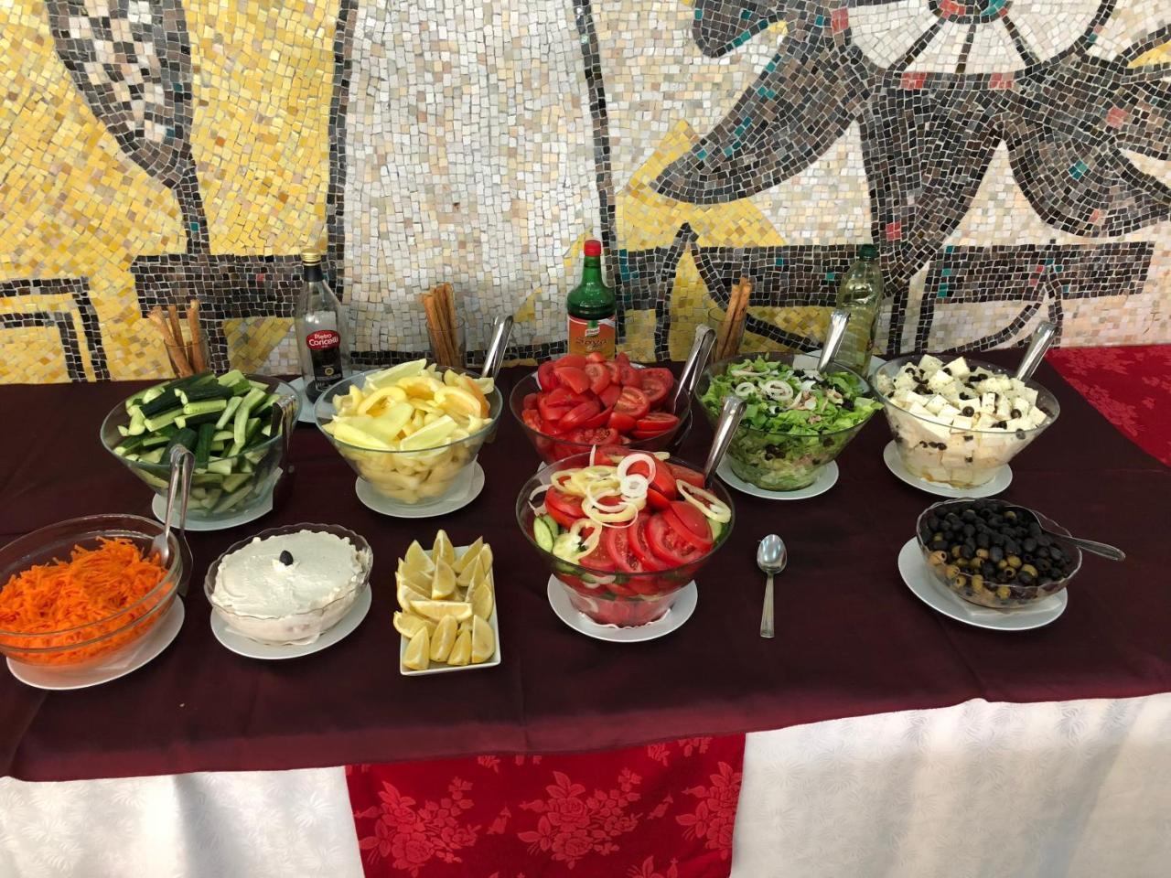 Hotel Central 3* מאמאיה